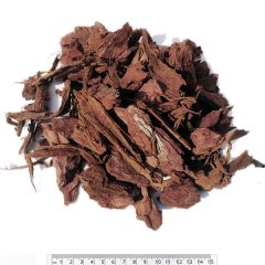 Vörös dekor fenyőkéreg